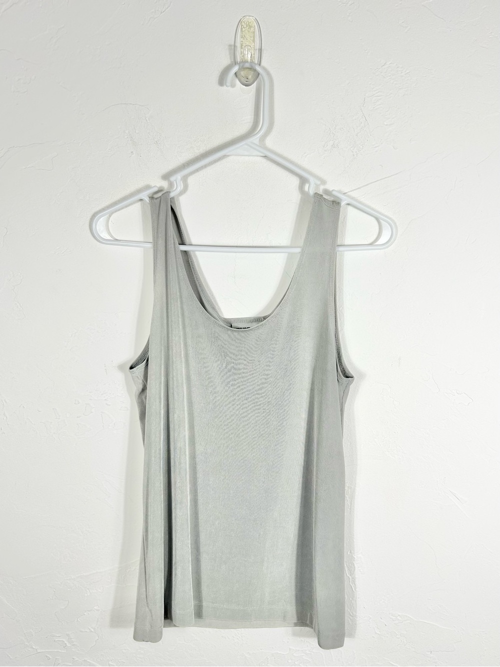 Chico's Travelers Gray Slinky Knit Tank Top Size 1 Medium Layering Scoop Neck